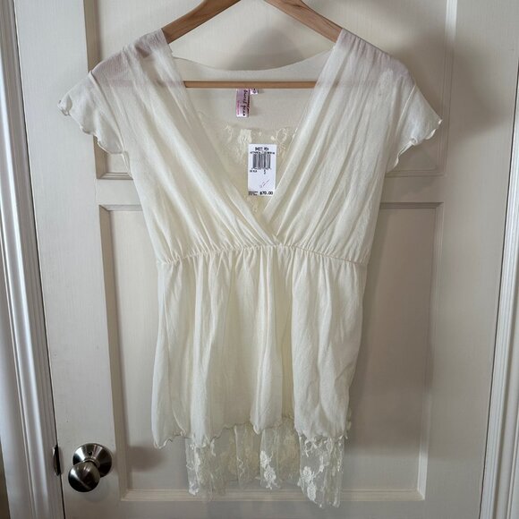 NWT -Sweet Pea- Off White Top with Lace Detail- Size Small - Picture 1 of 7